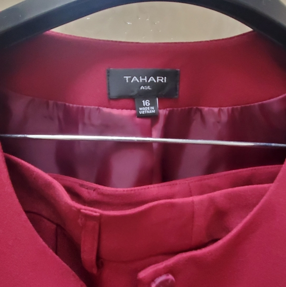 NWT TAHARI ASL 2Piece Beautiful Pant Suit; Sz 16; Long Sleeves; Lined. $85 - Picture 11 of 14